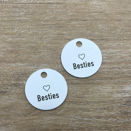 Llavero de aluminio plateado con texto personalizada - Por unidad